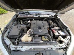 Toyota Hilux 2017 - Xe màu bạc, 525 triệu