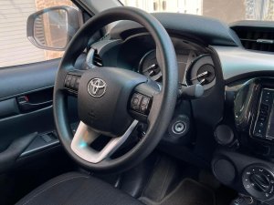 Toyota Hilux 2021 - Màu xám, xe nhập