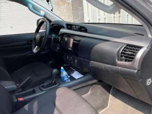 Toyota Hilux 2021 - Màu xám, xe nhập