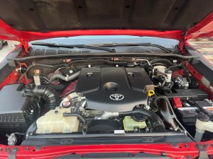 Toyota Hilux 2019 - Xe màu đỏ