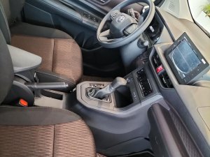 Toyota Veloz Cross 2022 - 7 chỗ