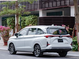 Toyota Veloz Cross 2022 - Màu trắng, nhập khẩu nguyên chiếc