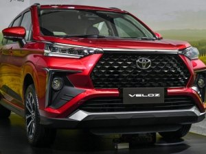 Toyota Veloz 2022 - Xe màu đỏ, nhập khẩu