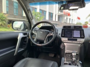 Toyota Land Cruiser Prado 2021 - Màu đen, nhập khẩu nguyên chiếc