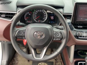 Toyota Corolla Cross 2021 - Trắng ngọc trai - Siêu lướt