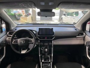 Toyota Veloz Cross 2022 - Bán xe màu đen giá hữu nghị