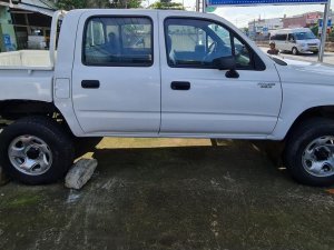 Toyota Hilux 2005 - Màu trắng, nhập khẩu chính chủ giá ưu đãi