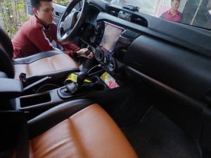 Toyota Hilux 2020 - nhập khẩu nguyên chiếc giá cạnh tranh