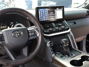 Toyota Land Cruiser 2022 - Xe màu đen, nhập khẩu
