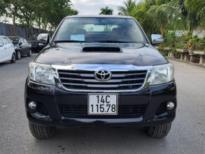 Toyota Hilux 2014 - xe màu đen, giá cực tốt