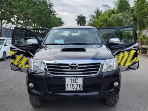 Toyota Hilux 2014 - xe màu đen, giá cực tốt