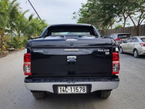 Toyota Hilux 2014 - xe màu đen, giá cực tốt