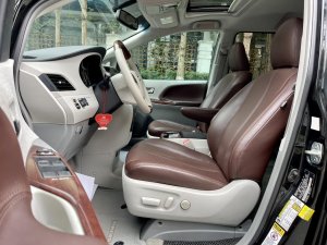 Toyota Sienna 2013 - Màu đen/nâu