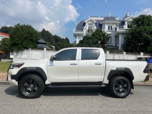 Toyota Hilux 2022 - Bán tải 5 chỗ xe lướt