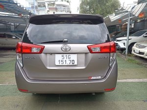 Toyota Innova 2018 - Xe màu xám
