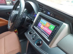 Toyota Innova 2018 - Xe màu xám