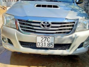 Toyota Hilux 2010 - Màu bạc, nhập khẩu, 255tr