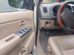 Toyota Hilux 2010 - Màu bạc, nhập khẩu, 255tr