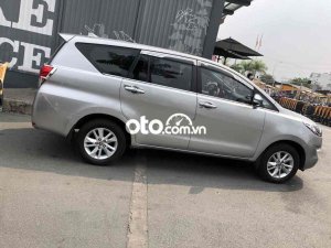 Toyota Innova Gia Đình cần bán  màu bạc 2017 2017 - Gia Đình cần bán innova màu bạc 2017