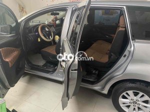 Toyota Innova Gia Đình cần bán  màu bạc 2017 2017 - Gia Đình cần bán innova màu bạc 2017