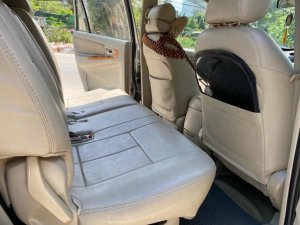 Toyota Innova 2010 - Màu bạc xe gia đình