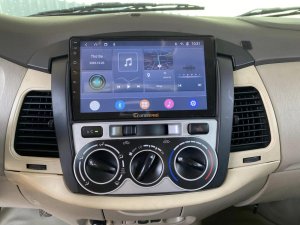 Toyota Innova 2010 - Màu bạc xe gia đình