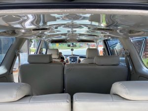 Toyota Innova 2010 - Màu bạc xe gia đình