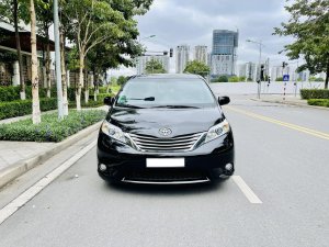 Toyota Sienna 2013 - Màu đen/nâu