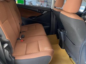 Toyota Innova 2018 - Xe màu xám