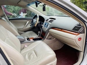 Toyota Camry 2010 - Màu bạc giá cạnh tranh