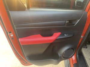 Toyota Hilux 2021 - Màu đỏ, số tự động 1 cầu