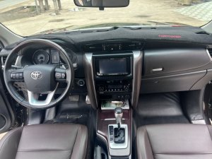 Toyota Fortuner 2017 - Máy xăng nhập khẩu, xe đi ít lốp sơ cua chưa hạ, máy số zin