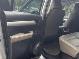 Toyota Hilux 2015 - Màu bạc, nhập khẩu nguyên chiếc chính chủ