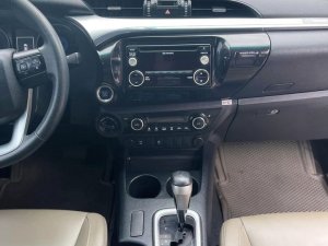 Toyota Hilux 2015 - Màu bạc, nhập khẩu nguyên chiếc chính chủ