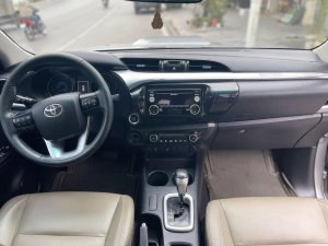 Toyota Hilux 2015 - Màu bạc, nhập khẩu nguyên chiếc chính chủ
