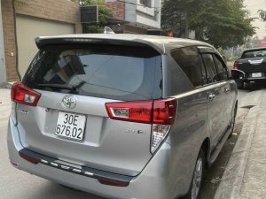 Toyota Innova 2016 - Màu xám xe gia đình