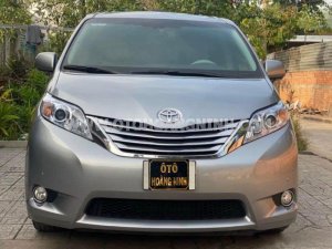 Toyota Sienna 2011 - Sơn zin cả xe