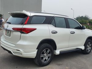 Toyota Fortuner 2017 - Màu trắng