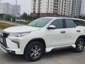 Toyota Fortuner 2017 - Màu trắng
