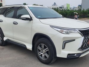 Toyota Fortuner 2017 - Màu trắng