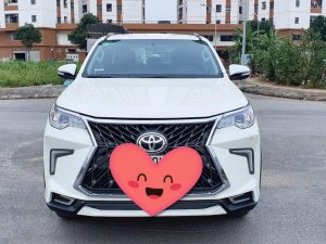 Toyota Fortuner 2017 - Màu trắng