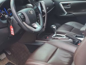 Toyota Fortuner 2017 - Màu trắng