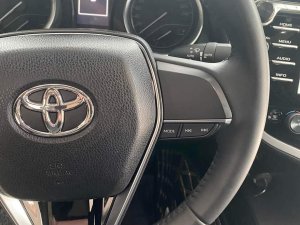 Toyota Camry 2021 - Màu đen, nội thất đen