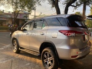 Toyota Fortuner 2020 - Màu bạc giá cạnh tranh