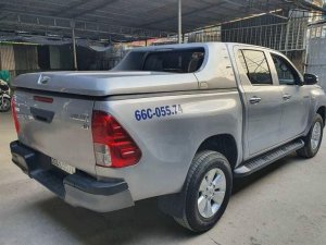 Toyota Hilux 2016 - Màu bạc, xe nhập