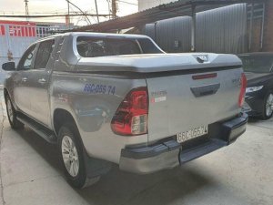 Toyota Hilux 2016 - Màu bạc, xe nhập