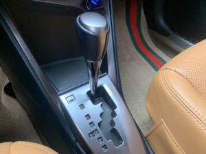 Toyota Yaris 2015 - Xe màu nâu