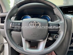 Toyota Fortuner 2021 - Màu trắng