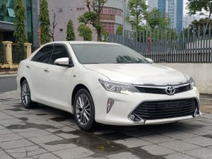 Toyota Camry 2018 - Cần bán lại xe giá ưu đãi