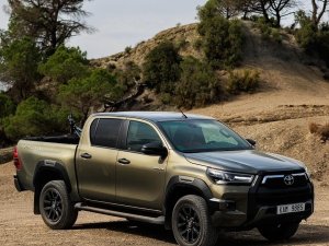 Toyota Hilux 2023 - Bắt đầu nhận cọc